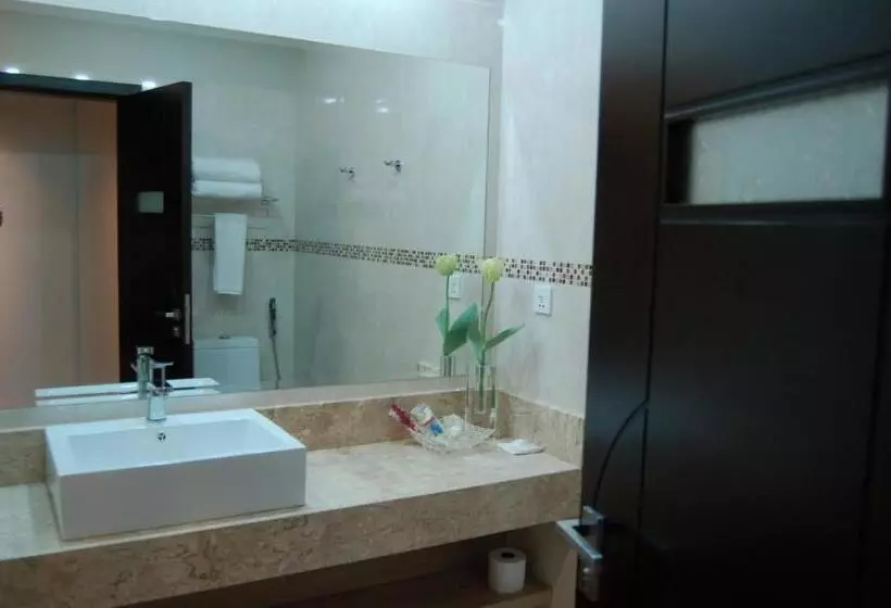 اتاق لوکس با تخت بزرگ, Nobile Hotel Convention Ciudad Del Este
