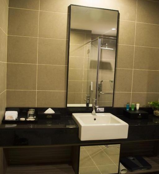 キングサイズベッドのデラックスルーム, Grand Alora