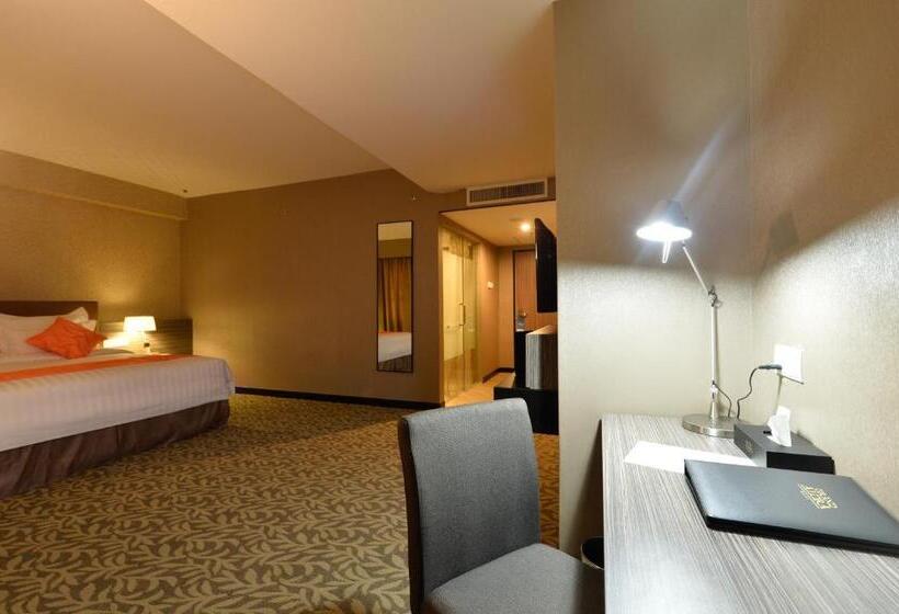 キングサイズベッドのデラックスルーム, Grand Alora