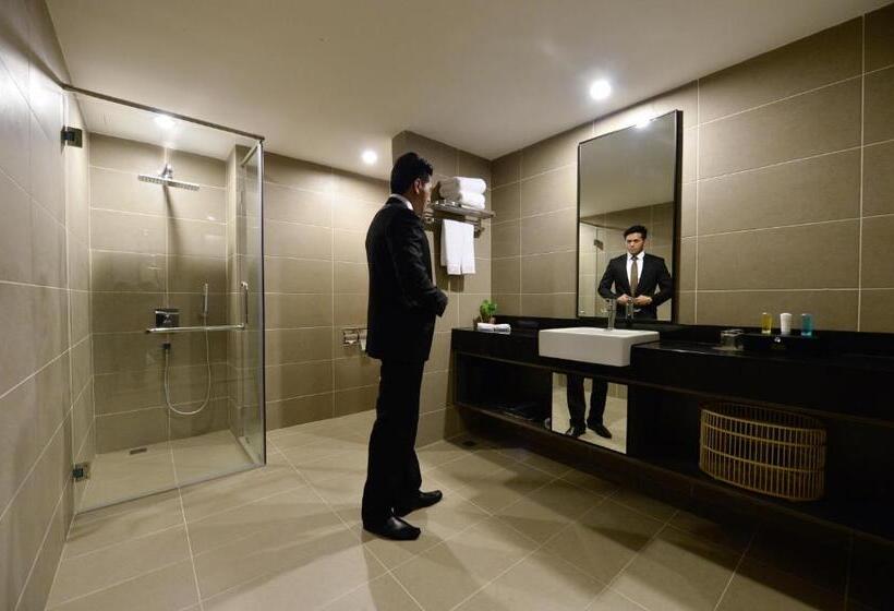 キングサイズベッドのデラックスルーム, Grand Alora