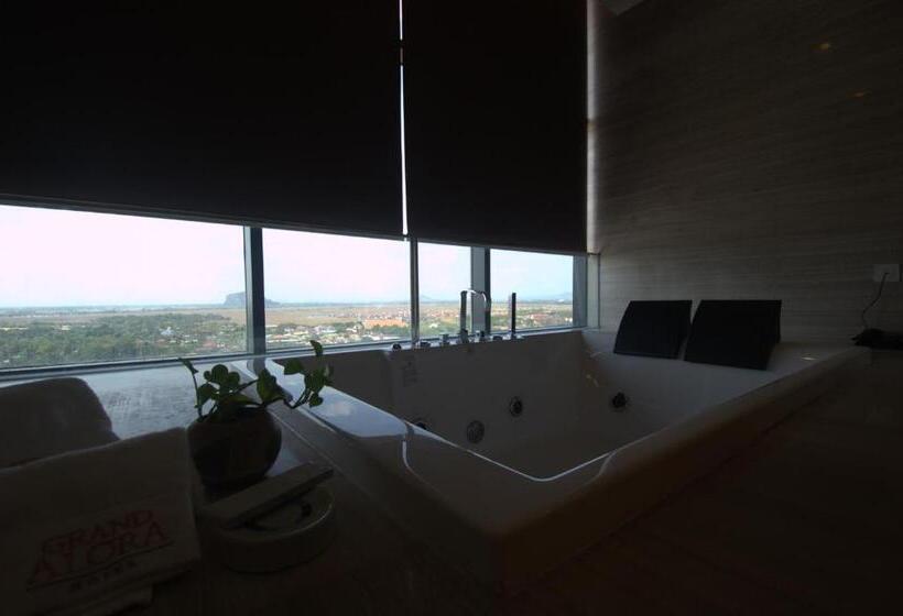 スイート, Grand Alora