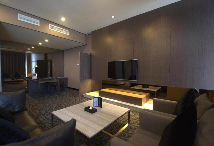 スイート, Grand Alora