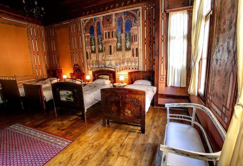 스탠다드 4인용 룸 공용 욕실, Guest House Old Plovdiv