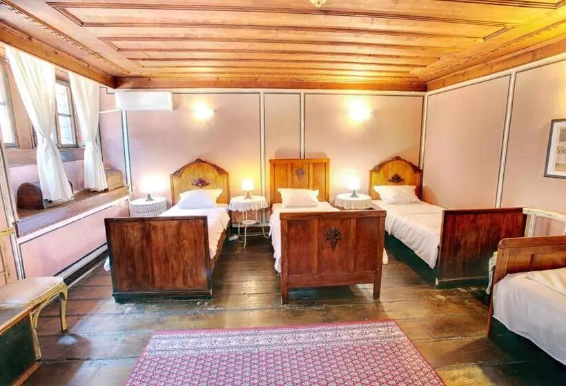 تختخواب در اتاق مشترک, Guest House Old Plovdiv
