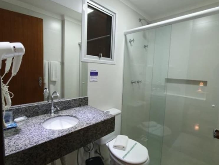 اتاق سوپریور سه تخته, Gumz