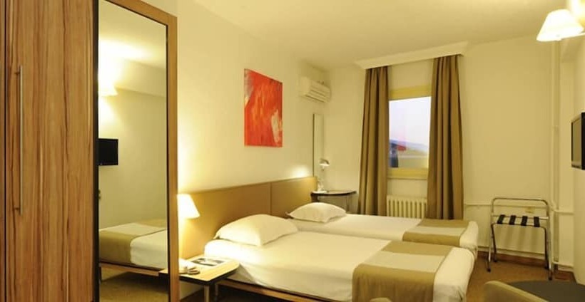 اتاق استاندارد, Kardes