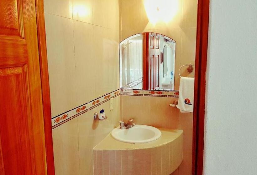 Standard Værelse, The Alondra