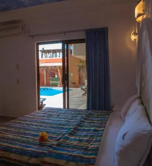 Club Room King Bed, The Alondra