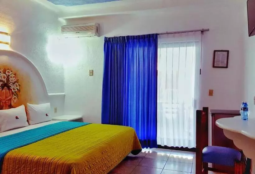 Club Room King Bed, The Alondra