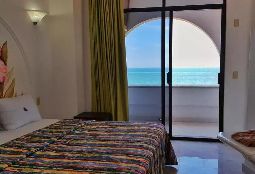 Club Room Sea View, The Alondra