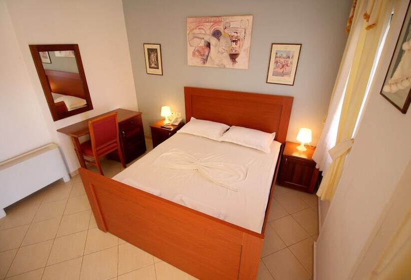 غرفة كومفورت ثلاثية, Olympia