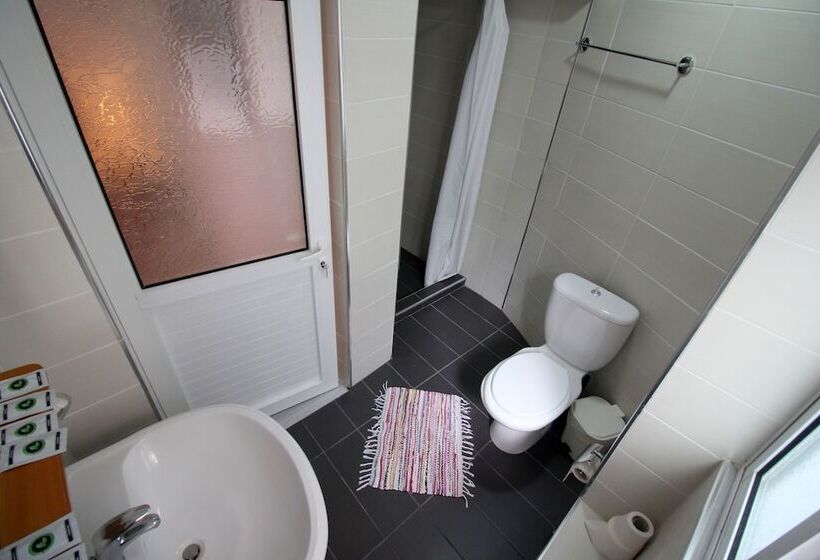 غرفة قياسية رباعية, Olympia