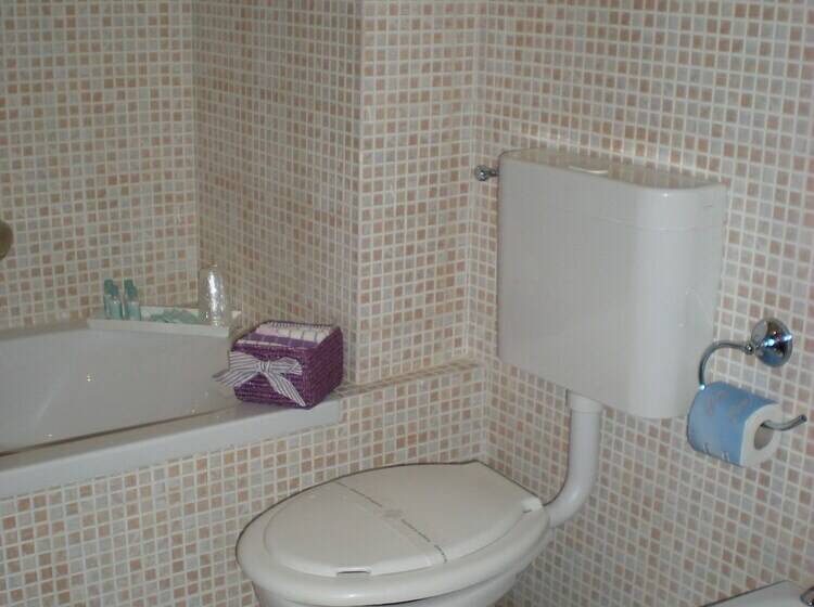 اتاق استاندارد سه نفره, Santa Lucia