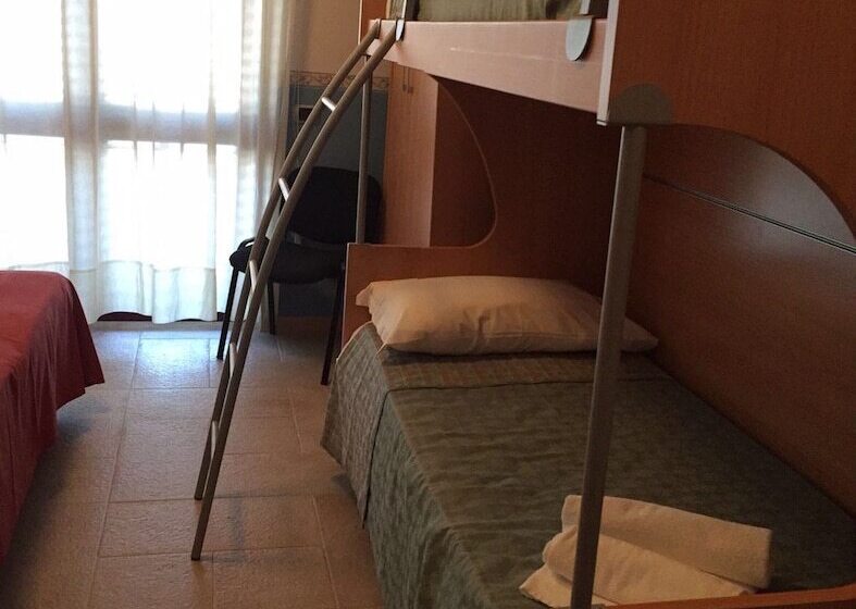 اتاق استاندارد چهار تخته, Santa Lucia