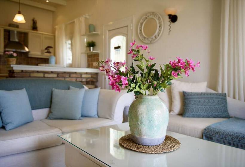 Апартаменты 2 Спальни Вид на Море, Sebastians Family Hotel & Taverna