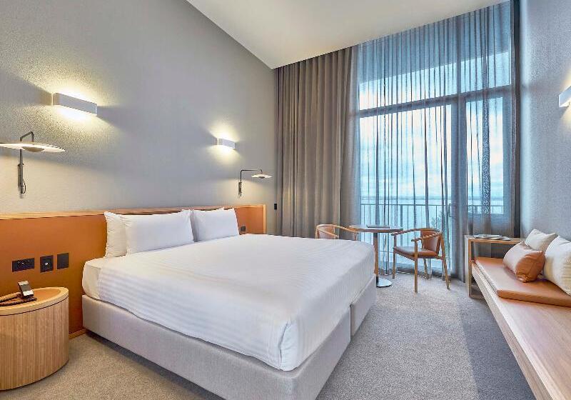 デラックスルーム, Cosmopolitan Ahmedabad