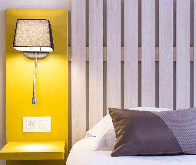 غرفة قياسية فردية, Des Arts