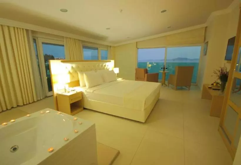 سوییت, Dragut Point North Hotel - All Inclusive