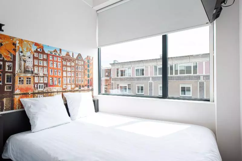 エコノミールーム, Easyhotel Amsterdam City Centre South