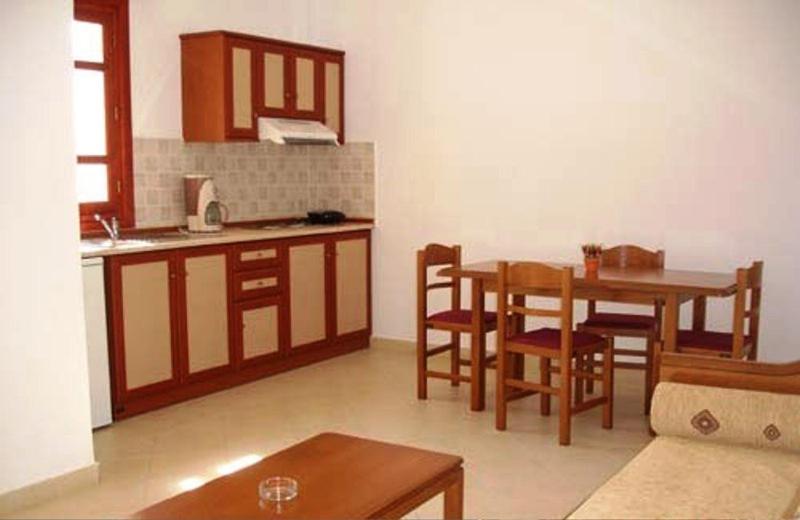 استودیوی استاندارد با چشمانداز دریا, Golden Sun Apartments
