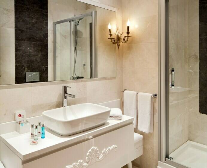 اتاق اجرایی, Gravis Suites