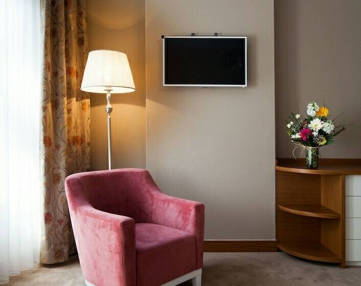 اتاق سوپریور, Gravis Suites