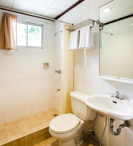 Номер Deluxe, The Humbertos