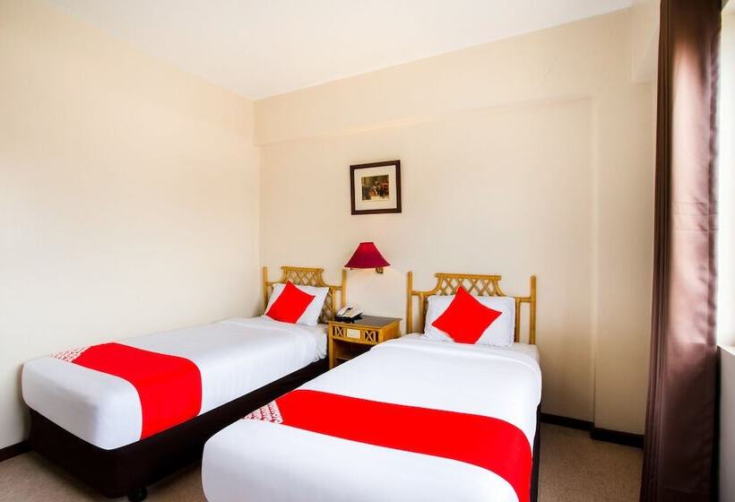 Номер Deluxe, The Humbertos