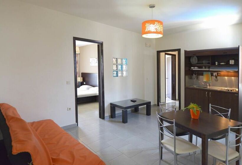 דירת שני חדרים, Ialysos City