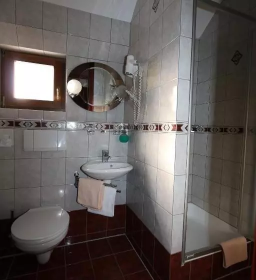 اتاق استاندارد, Krona Domžale