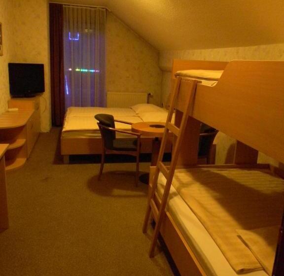 اتاق خانوادگی, Krona Domžale