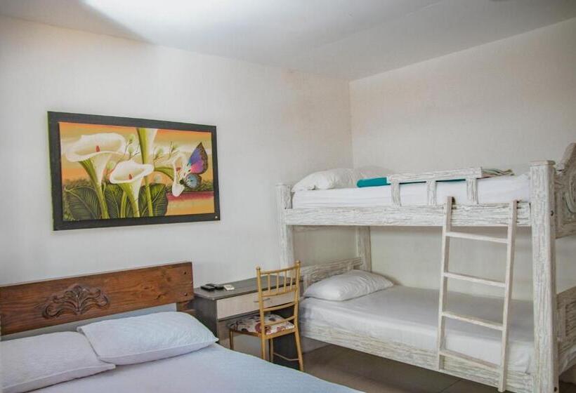 غرفة قياسية رباعية, La Casona De Getsemani