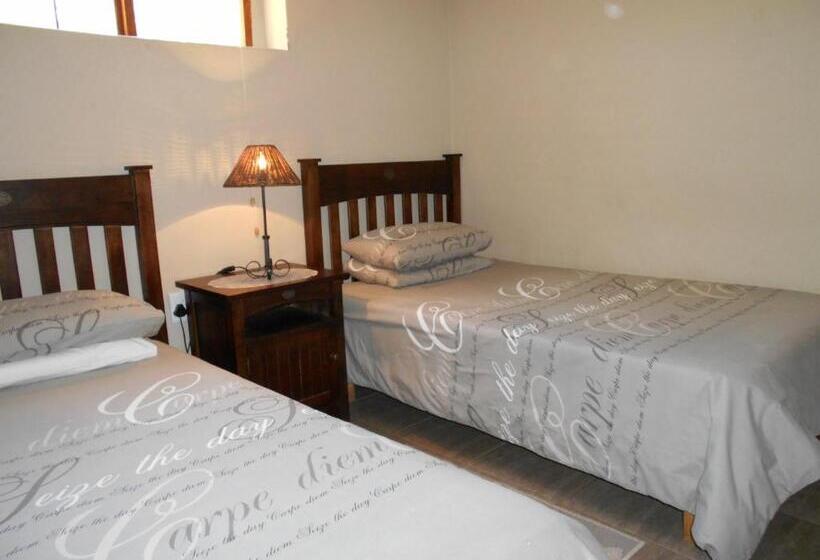 חדר סופריור, Meerkat Manor