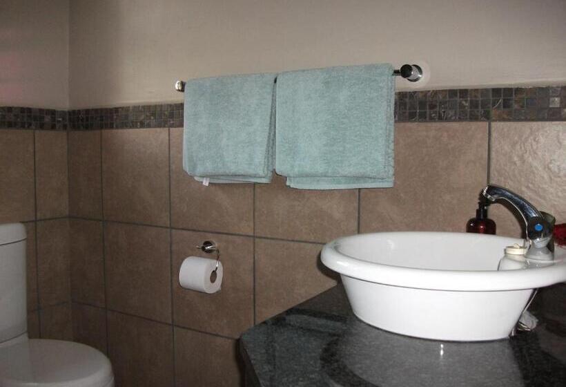 חדר סטנדרט, Meerkat Manor