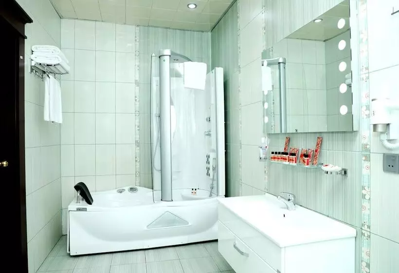 سوییت جونیور, Modern Hotel Baku