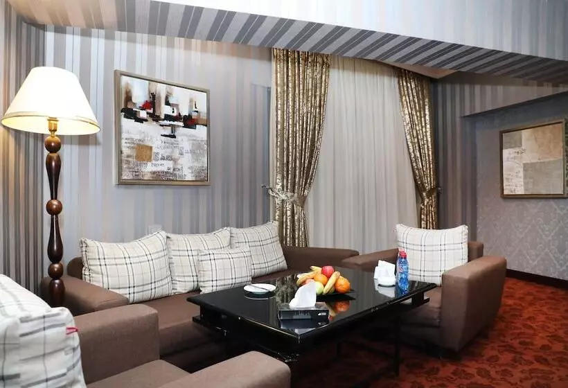 سوییت جونیور, Modern Hotel Baku