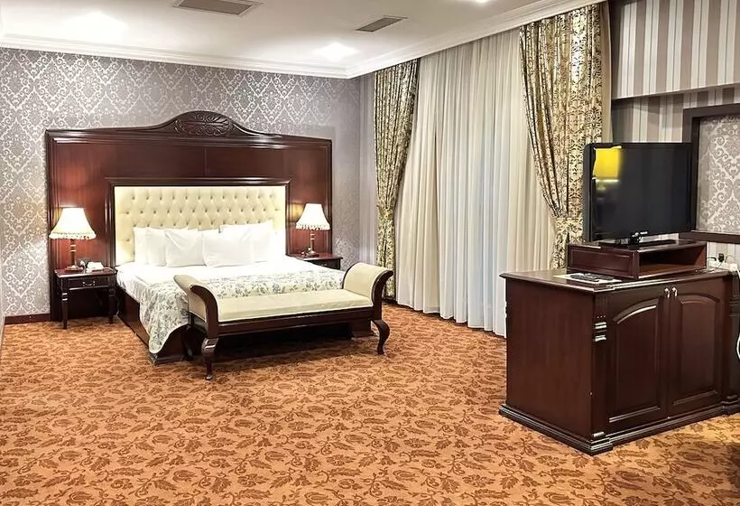 سوییت جونیور, Modern Hotel Baku