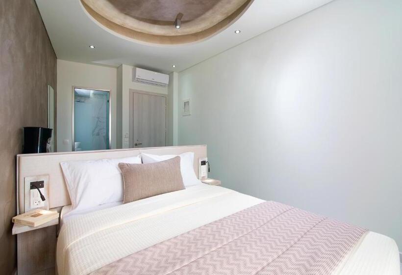 اتاق لوکس با چشمانداز دریا, Molos