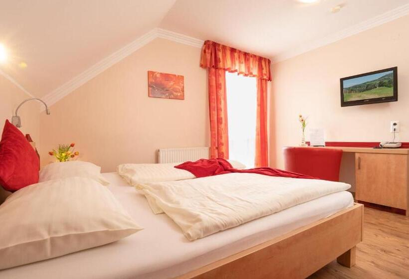 غرفة قياسية مزوَّدة بشُرفة, Pogöriacherhof