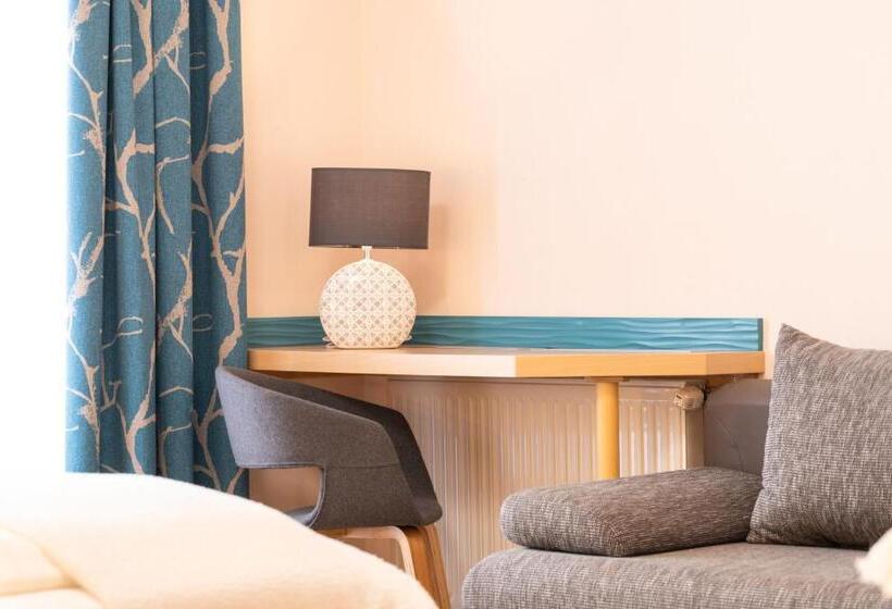 غرفة قياسية مزوَّدة بشُرفة, Pogöriacherhof