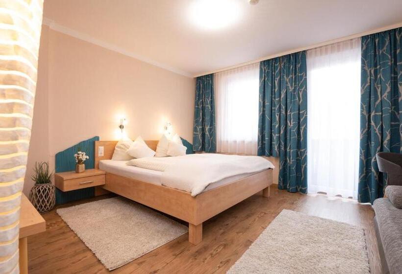 غرفة قياسية مزوَّدة بشُرفة, Pogöriacherhof