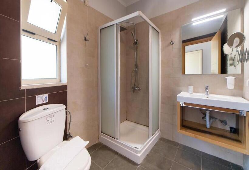 海の見える1ベッドルームアパートメント, Rouda Village