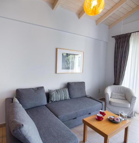 オーシャンビューデラックススイート, Rouda Village