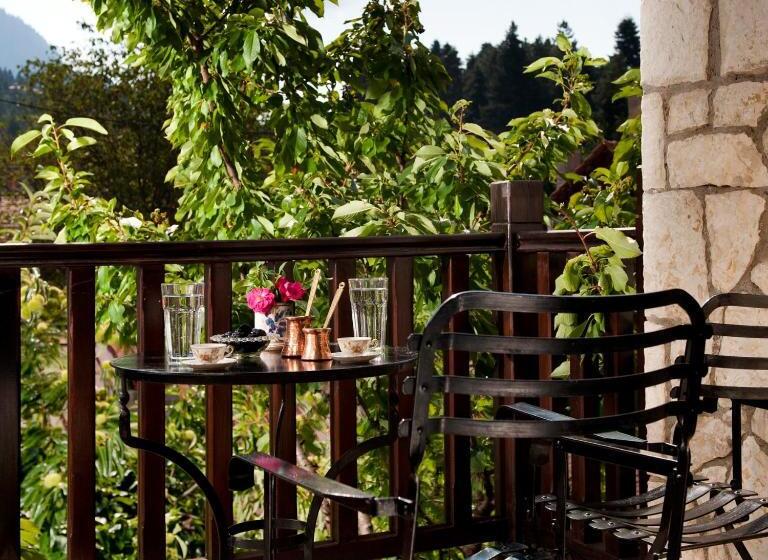 חדר סטנדרט לשלושה, Fretzato