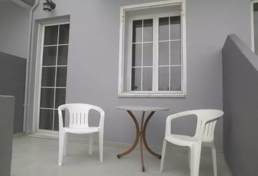 استودیوی استاندارد, Haridimos Apartments