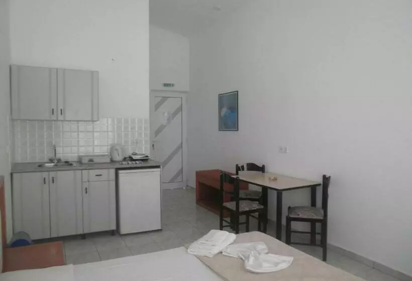 استودیوی استاندارد, Haridimos Apartments