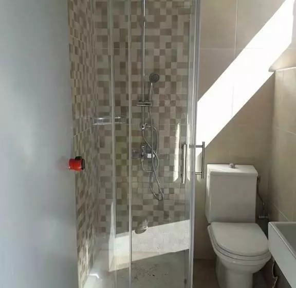 استودیوی استاندارد, Haridimos Apartments