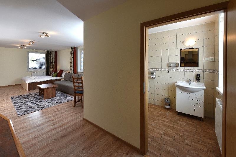 标准工作室, Aplend Vila Julia