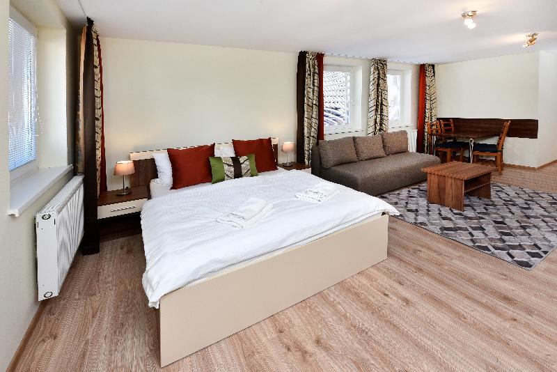 标准工作室, Aplend Vila Julia