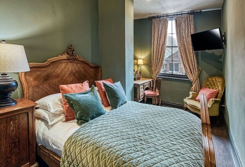 غرفة تنفيذية, Guy Fawkes Inn